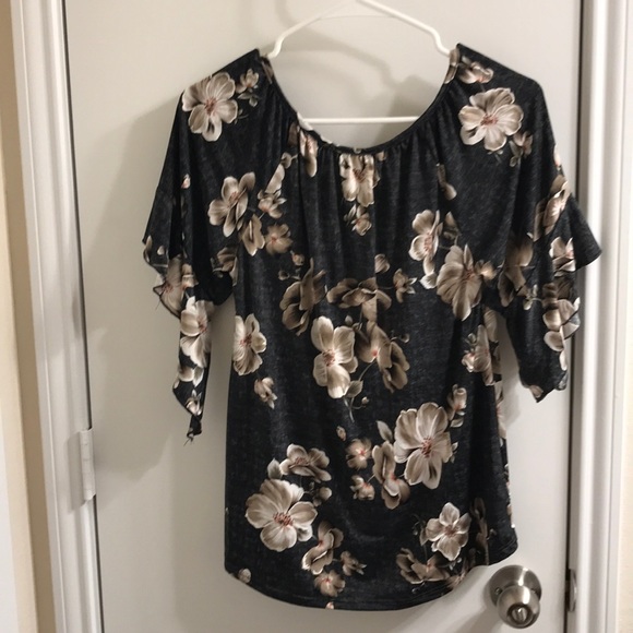 Top - Picture 2 of 2